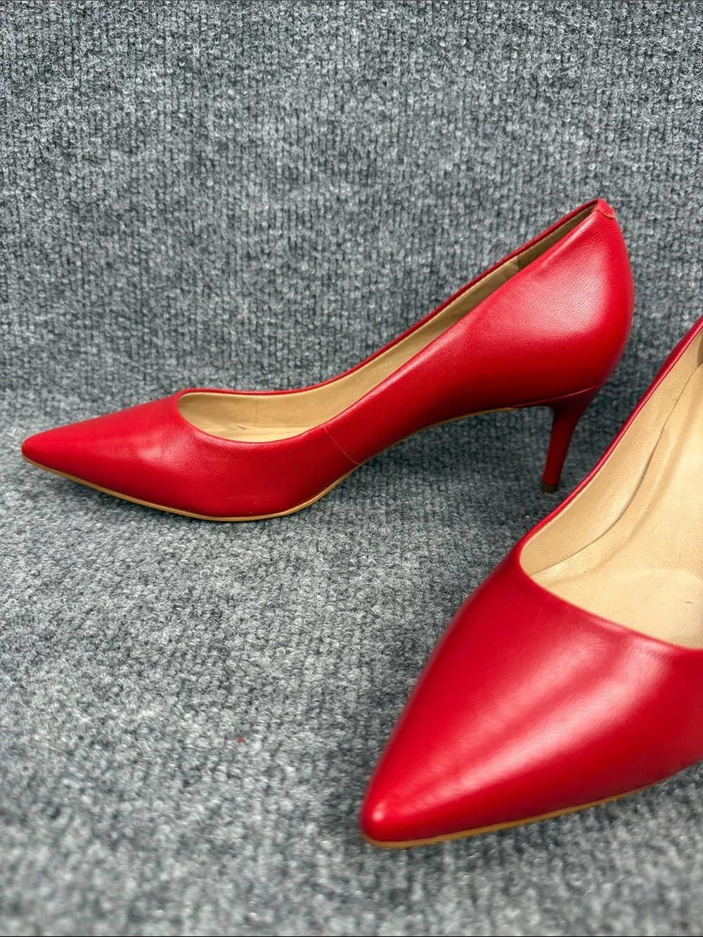 Massimo Matteo Red Pointed-Toe Pump 2.5 Kitten Heel Size 7M